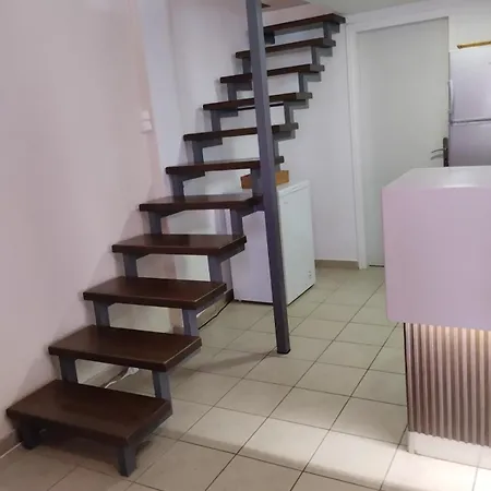 Corner House * Hanya