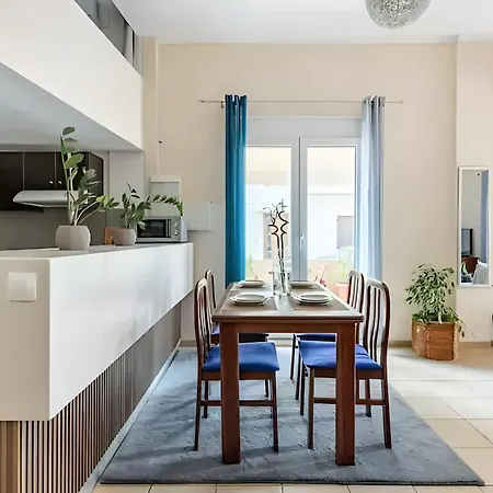 Corner House Daire Hanya