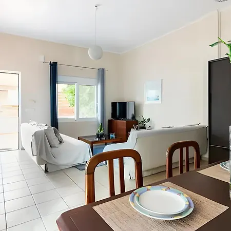 Daire Corner House