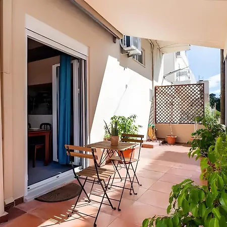Apartament Corner House