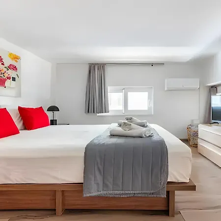 Corner House Apartment